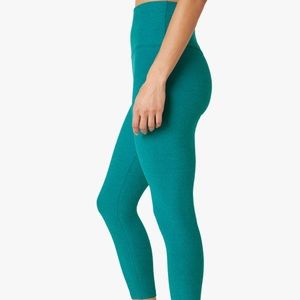 Beyond Yoga Spacedye High Waisted Capri Leggings in Bay Blue Heather 🆕